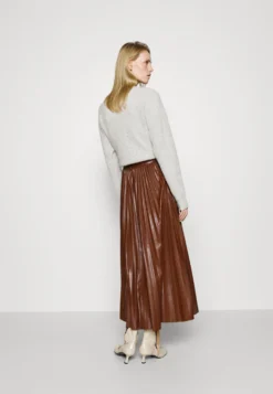 Newport - Gonna A Pieghe - Nocciola -ESPRIT Vendite 083549ec6b484c06851a4d96203beb46 scaled