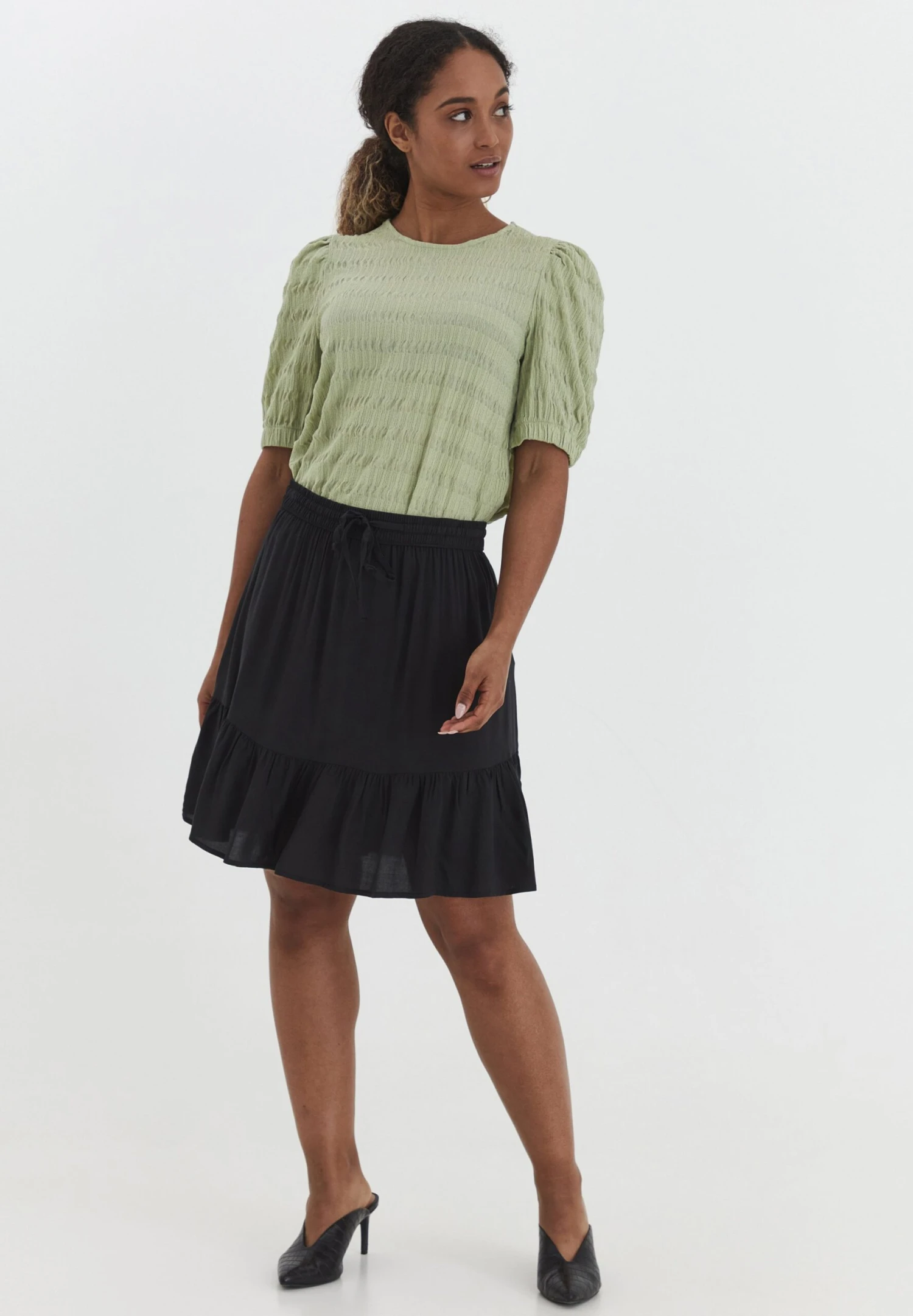 B.young BysannyT-Shirt Con StampaGrün Donna T-shirt E Top BY221D05H-M11 2 B.young BysannyT-Shirt Con StampaGrün Donna T-shirt E Top BY221D05H-M11 - immagine 2