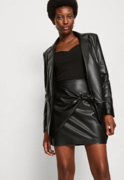 Guess Alya Wrap Skirt - Gonna A Portafoglio - Jet Black Multi -ESPRIT Vendite 14a0cf080c0741a6a725f85adc9a5035 scaled