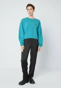 Nuove versioni -ESPRIT Vendite 17d1f6b8c6d04a55875837a69843c3af scaled