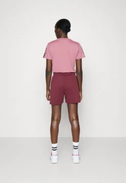 Hummel Hmlactive PlPantaloncini SportiviBurgundy Donna Shorts HU341E0EA-G11 -ESPRIT Vendite 1bfcca3695ca4e408082c9a82c9583f8 scaled
