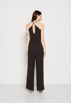 Wal G Summer Essentials Henny Cut OutTuta JumpsuitBlack Donna Tute Jumpsuit WG021T098-Q11 -ESPRIT Vendite 275b21723746427bb65c8bcbb3f63bff scaled