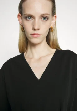 VampataTuta JumpsuitNero Donna Tute Jumpsuit MW721T00D-Q11 -ESPRIT Vendite 29bbe75e31b1476a94c9ece8efcade0a scaled