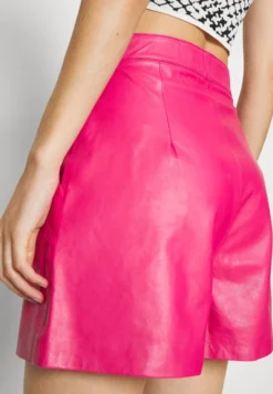 RIANI Shorts - Pink Kiss -ESPRIT Vendite 2e620546504842479fca1a59c94fc2c5 scaled