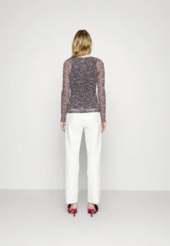 Boss EmeelaMaglietta A Manica LungaOpen Miscellaneous Donna T-shirt E Top BB121D0KM-T12 -ESPRIT Vendite 2fc65ee384404b2bb614bce4e5c11b9a scaled