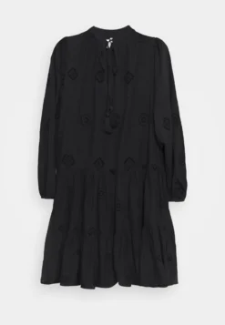 Seafolly Bora Bora Flora Embroidery Tiered DressAccessorio Da SpiaggiaBlack Donna Moda Mare S1981H049-Q11 -ESPRIT Vendite 410409683c644d51b0c074ea00ce855d scaled