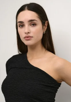 Kaffe Karonia Assymetric Ls Maglietta A Manica LungaBlack Deep Donna T-shirt E Top KA321D0I0-Q11 -ESPRIT Vendite 4138946288634d76a7ed50e5dd68a809 scaled