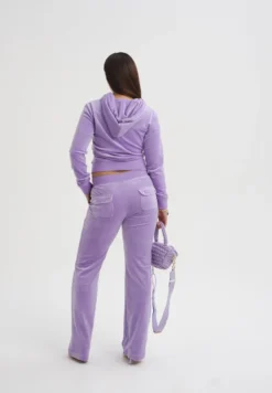 Juicy Couture RobertsonFelpa Con ZipSheer Lilac Donna Felpe JU721J05O-I11 -ESPRIT Vendite 44fb7eeec1414174a5d7ca0a6d813459 scaled