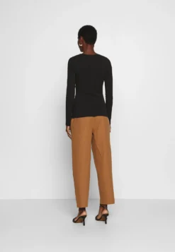 Anna Field 2 PackMaglietta A Manica LungaWhite/Black Donna T-shirt E Top AN621D0U6-A11 -ESPRIT Vendite 4a62008277204e9c9cb5babf3295b04d scaled