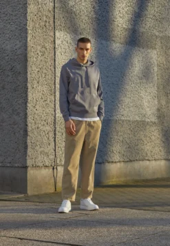 Calvin Klein Jeans Repeat Logo Hoodie UnisexFelpaFossil Grey Donna Felpe C18210042-C11