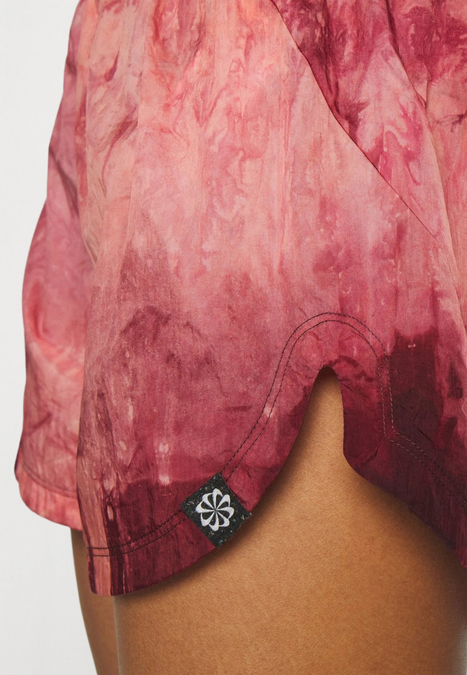 Nike Performance TrailPantaloncini SportiviEmber Glow/Burgundy Crush Donna Shorts N1241E1NO-G11 4 Nike Performance TrailPantaloncini SportiviEmber Glow/Burgundy Crush Donna Shorts N1241E1NO-G11 - immagine 4