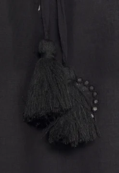 Seafolly Bora Bora Flora Embroidery Tiered DressAccessorio Da SpiaggiaBlack Donna Moda Mare S1981H049-Q11 -ESPRIT Vendite 67b1c5f05b9b4292ac01a1507c626213 scaled