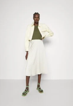 Prima pagina -ESPRIT Vendite 6c8d6463271f45adb35da1412d2f22df