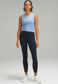 Nuove versioni -ESPRIT Vendite 73d82f88ba2a4e52b389c596862d0364