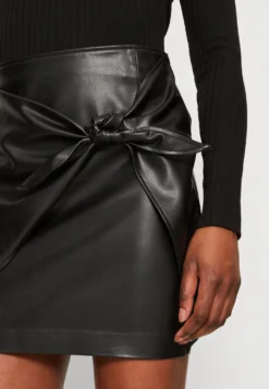 Guess Alya Wrap Skirt - Gonna A Portafoglio - Jet Black Multi -ESPRIT Vendite 7aa24a11842245cdb96ad14ec22fe22a scaled