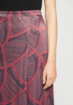 Tom Tailor Skirt Wrap PrintedGonna A PortafoglioNavy Donna Gonne TO221B0DR-G11 -ESPRIT Vendite 7f53447fb0ba45aeba759524b50ce1d8 scaled