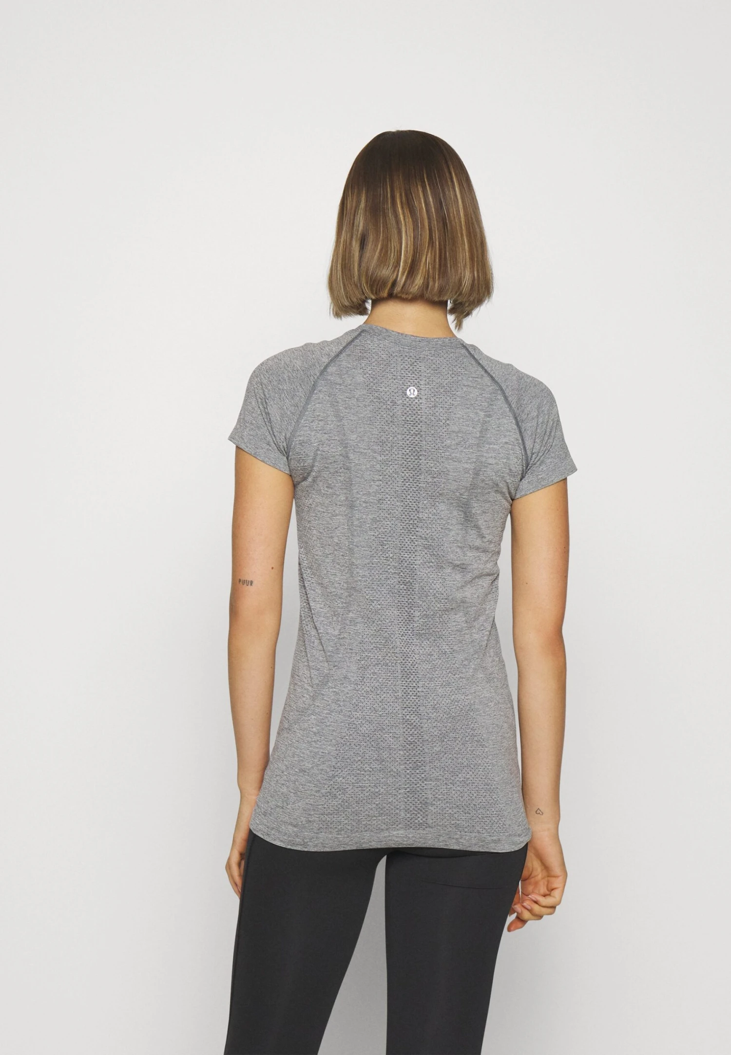 Lululemon Swiftly Tech Short Sleeve 2.0T-Shirt BasicSlate White Donna T-shirt E Top LLS41D00U-C11 4 Lululemon Swiftly Tech Short Sleeve 2.0T-Shirt BasicSlate White Donna T-shirt E Top LLS41D00U-C11 - immagine 4