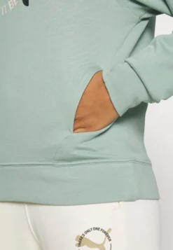 Puma Better Sportswear HoodieFelpa Con CappuccioGreen Fog Donna Felpe PU141G0GG-M11 -ESPRIT Vendite 83fb90cb87bf4596be4e772bde1fa378 scaled