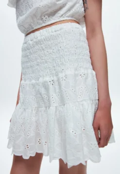 Gimped Mini - Gonna A Campana - White -ESPRIT Vendite 89f003af152c46369602a999ca9f856e scaled