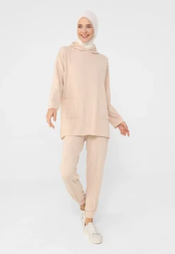 Felpa Con CappuccioGrey Donna Felpe MHR21A03M-C11 -ESPRIT Vendite 8a414ee6d688494a9b67dfaf69ca6772 scaled