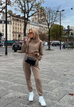 PULL & BEAR SetFelpaOchre Donna Felpe PUC21J0VP-O11 -ESPRIT Vendite 9300473ef6f94053a539564d5b0eead4 scaled