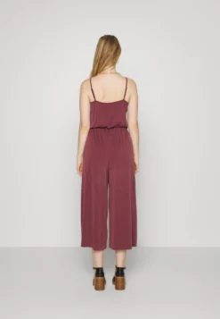 Monki Tuta JumpsuitRed Dark Donna Tute Jumpsuit MOQ21T02Y-G12 -ESPRIT Vendite 996ea2c65bb84c3085209a3424d22103 scaled