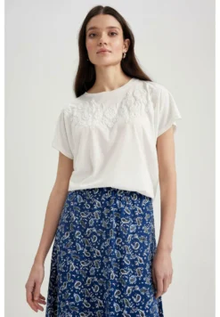 DeFacto BatwingT-Shirt Con StampaEcru Donna T-shirt E Top DEZ21D1M5-B11