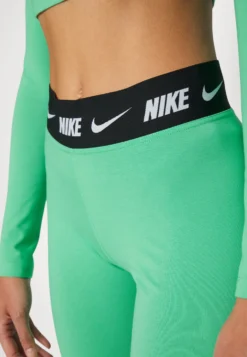 Nike Sportswear Short TightShortsSpring Green/Black Donna Shorts NI121S05U-M11 -ESPRIT Vendite a2f5aa3465e94ae491aa4890c6484f9f scaled