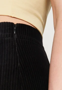 Pieces Pcnida Skirt - Minigonna - Black -ESPRIT Vendite a841ad66d02e45b3a1f182a8bf731c3e scaled