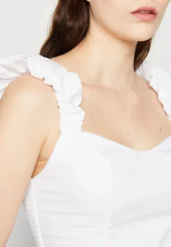 Abercrombie & Fitch Bare Slim Bubble StrapTopBrilliant White Donna T-shirt E Top A0F21E0B5-A11 11 Abercrombie & Fitch Bare Slim Bubble StrapTopBrilliant White Donna T-shirt E Top A0F21E0B5-A11 -ESPRIT Vendite a9004e8c656f4d6f8c992bae9c986440 scaled