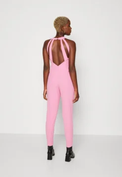 Wal G Tyler Back DetailTuta JumpsuitRose Pink Donna Tute Jumpsuit WG021T09F-J11 -ESPRIT Vendite c4a705d98a1c48278276f307f4f8416a scaled