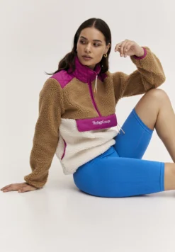 Jcsahana BikerShortsPrincess Blue Donna Shorts T6P21S002-K12 -ESPRIT Vendite c8d1c787718342ed966c5cec501f6db8 scaled