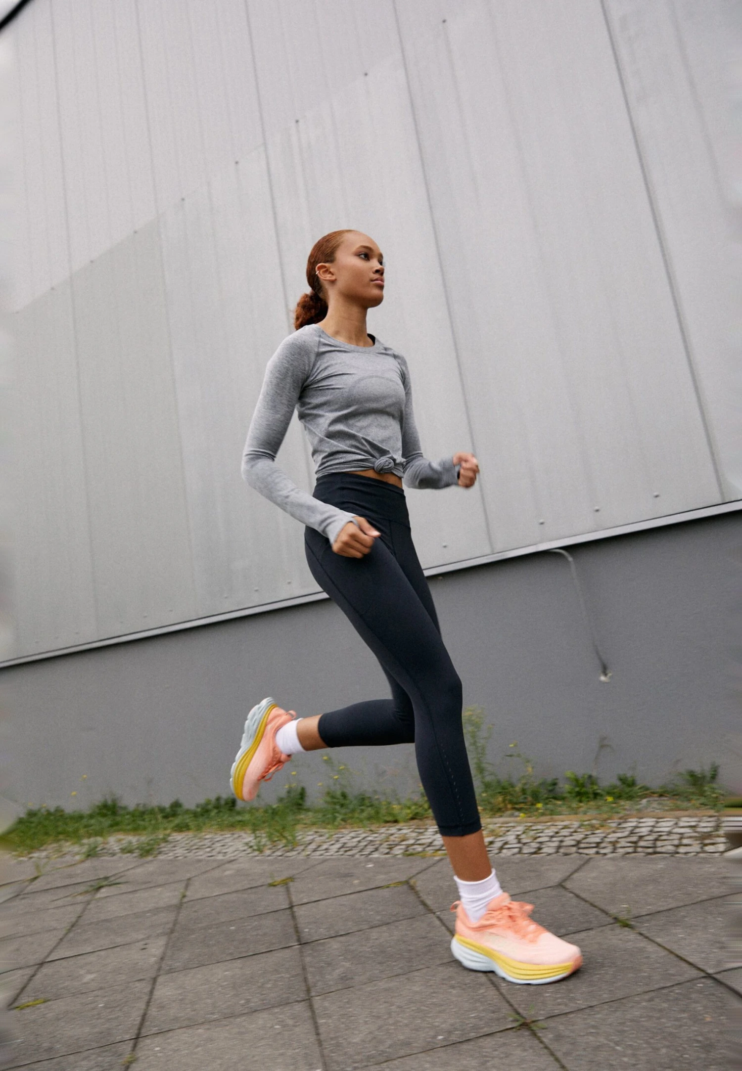 Lululemon Swiftly Tech 2 0Maglietta A Manica LungaSlate White Donna T-shirt E Top LLS41D00S-C11 2 Lululemon Swiftly Tech 2 0Maglietta A Manica LungaSlate White Donna T-shirt E Top LLS41D00S-C11 - immagine 2