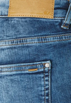 Edc By Esprit Capri - Shorts Di Jeans - Blue Denim -ESPRIT Vendite d3a8f404df334f0f9c454e60c73e4579 scaled