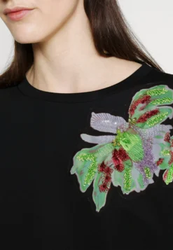 MARC CAIN FelpaBlack Donna Felpe M4R21J01L-Q11 -ESPRIT Vendite d9abd8cce4bc40ccb6b66cee8c29f372 scaled