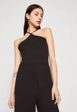 Wal G Summer Essentials Henny Cut OutTuta JumpsuitBlack Donna Tute Jumpsuit WG021T098-Q11 -ESPRIT Vendite db73c1a4e79d4693ad076a43b0a4c256 scaled