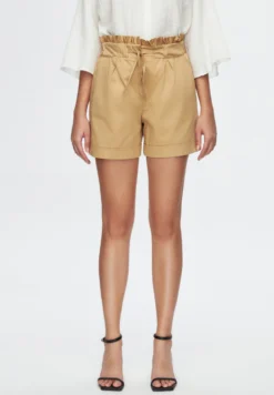 Front Frilled Waist - Shorts - Beige