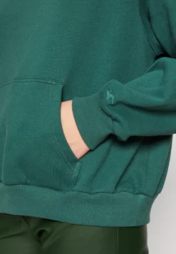 Hollister Co. IconFelpaTrekking Green Donna Felpe H0421J082-M11 -ESPRIT Vendite e8faaa358c0c4911a6f02f6eaba82512 scaled