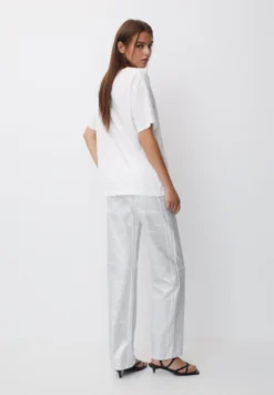 PULL & BEAR White Dua LipaT-Shirt Con StampaWhite Donna T-shirt E Top PUC21D2I2-A11 -ESPRIT Vendite e9441d1fdd744f9b8a3fb47f7e920939 scaled