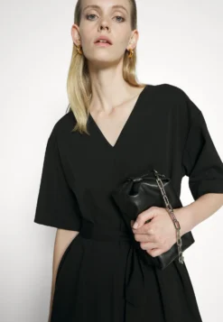 VampataTuta JumpsuitNero Donna Tute Jumpsuit MW721T00D-Q11 -ESPRIT Vendite ebd95ff12ada46e7acfde52121708512 scaled