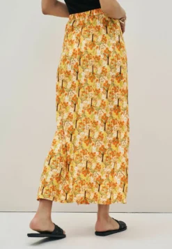 Next Pleat Front Detail- Gonna A Pieghe - Orange Ditsy -ESPRIT Vendite eca236a8a55c4ec381d14421cc2b7407 scaled