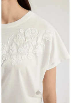 DeFacto BatwingT-Shirt Con StampaEcru Donna T-shirt E Top DEZ21D1M5-B11 -ESPRIT Vendite ef75138b44014cd8b31e0774e2276986