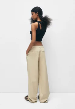 PULL & BEAR Cut-Out DetailTank TopBlack Donna T-shirt E Top PUC21D2G1-Q11 -ESPRIT Vendite f45b72c5f2784ac7baec444209ffbe5d scaled