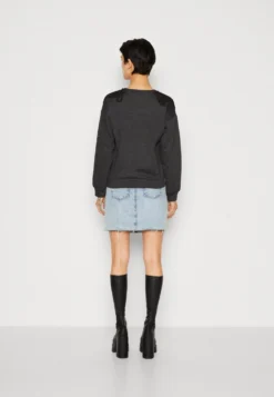 ONLY Onlgina O Neck FelpaDark Grey Melange/Black Donna Felpe ON321J113-C11 -ESPRIT Vendite f6055d3ce13248ffb3acd4e2595fa87b scaled