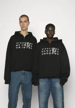 MM6 Maison Margiela UnisexFelpa Con CappuccioBlack Donna Felpe MMA21000G-Q11 -ESPRIT Vendite fece2557aee14ac38c1c87be7afb124d scaled